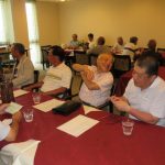 和やかに表彰を待つ参加者