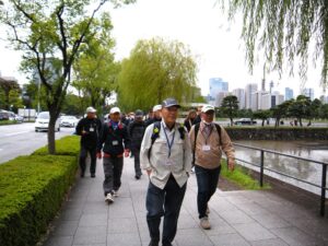 内堀通りをウォーキング