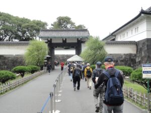 大手門から東御苑に入ります