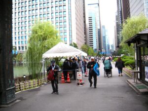 皇宮警察の手荷物検査に親方冷や汗？