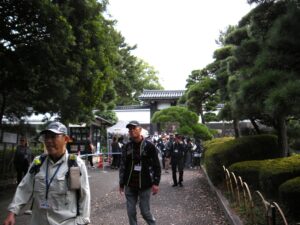 北桔橋門から東御苑を出て