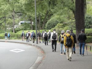 日本武道館目指しウォーキング