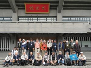日本武道館前で集合写真