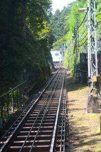 終着の阿夫利神社駅です