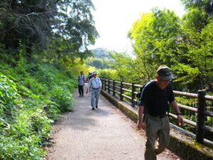 休憩後園路を下ると