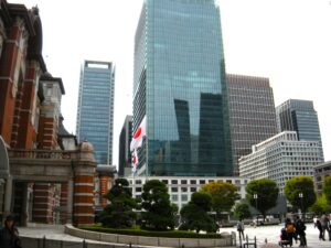 東京中央郵便局のKITTEビルです