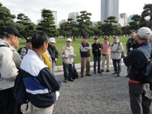 解散ミーティングを行い