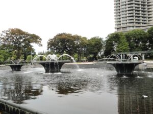 和田倉噴水公園に到着