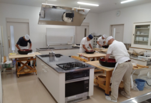 そば打ち開始１