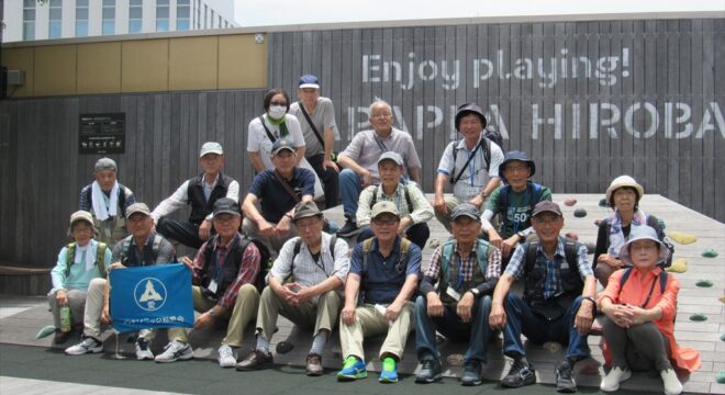 難波パークス屋上で集合写真