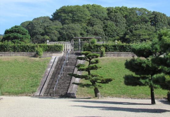 崇神天皇陵(行澄山古墳)