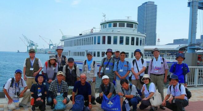 遊覧船ロイヤルプリンセスと記念撮影